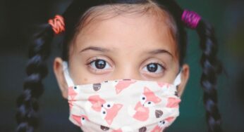 Des médecins sonnent l’alarme sur l’impact des confinements sur la santé mentale des jeunes.