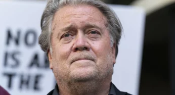 Steve Bannon se rendra jeudi pour faire face à l’inculpation de New York