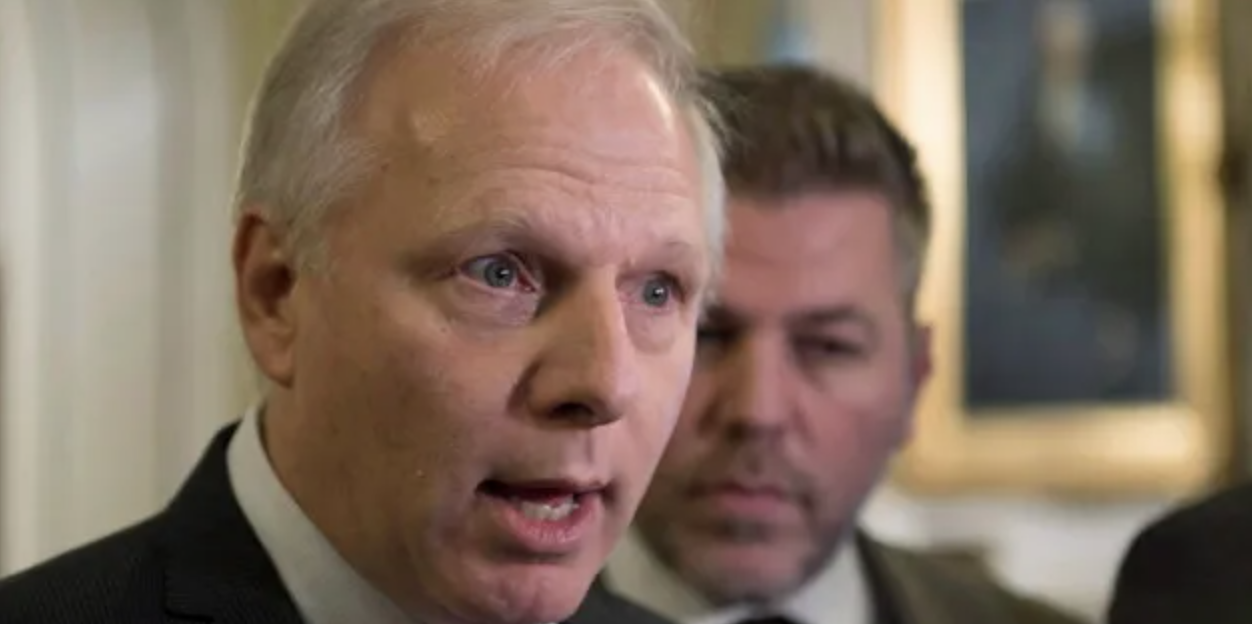 Jean-François Lisée banni de manière permanente sur Facebook